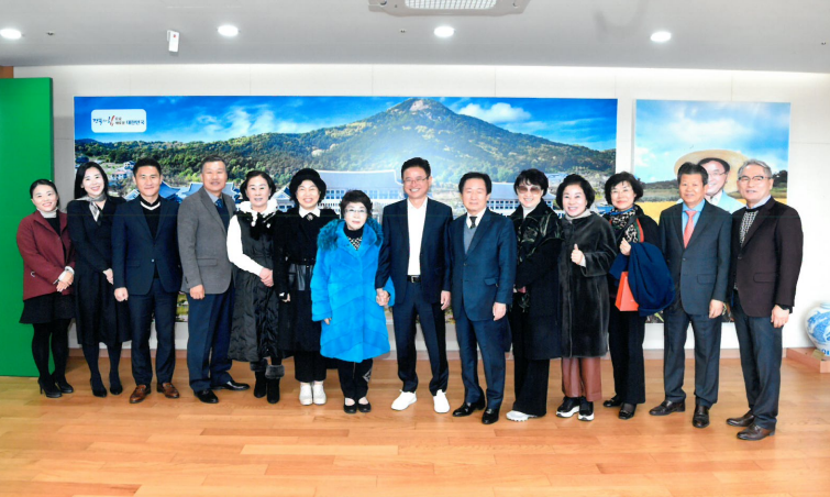 한국국외문화재연구원 도지사 환담 개최