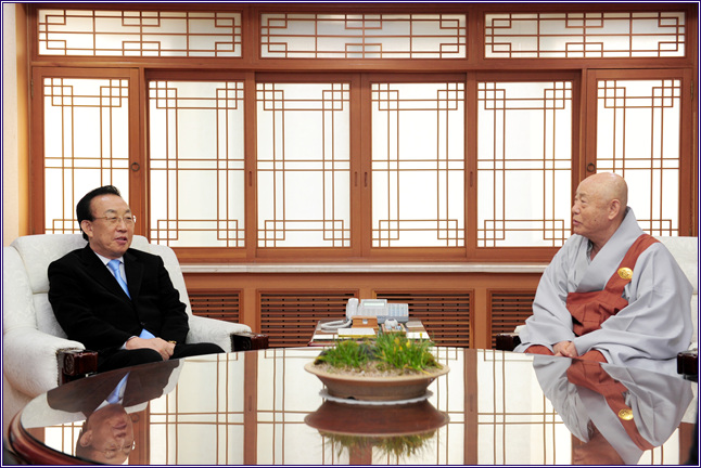 도문&nbsp;스님과&nbsp;김관용&nbsp;도지사&nbsp;환담